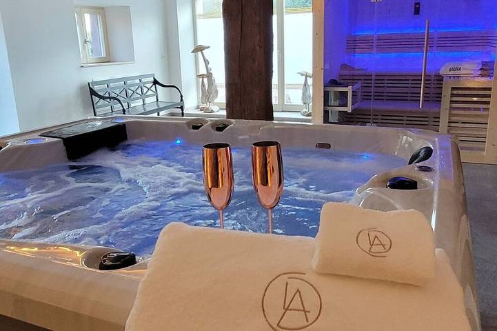 Maison de vacances pour 2 personnes, avec terrasse et jardin ainsi que jacuzzi et sauna