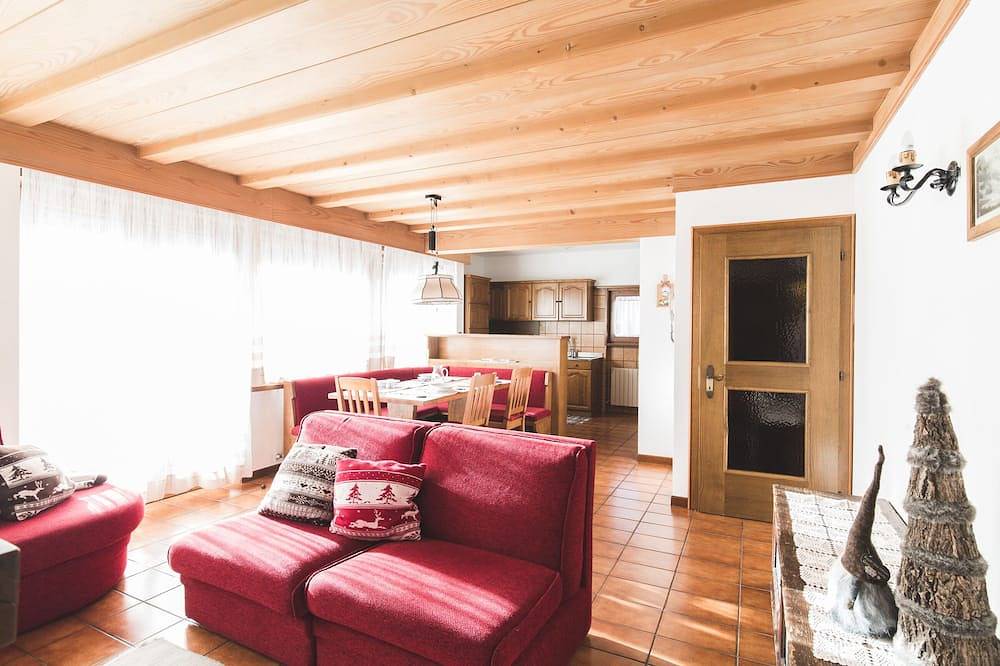 Appartement entier, Maison bancher Antonio appartement avec une grande terrasse et vue sur la Pale di S. Martino di Castrozza in Comuna di San Martino di Castrozza, Primiero San Martino di Castrozza