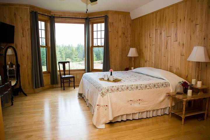 Bed and breakfast for 20 people, with garden and hot tub - 1