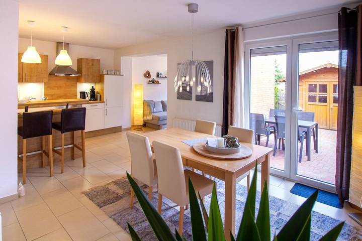 Ferienwohnung für 3 Personen, mit Terrasse und Garten in Campen