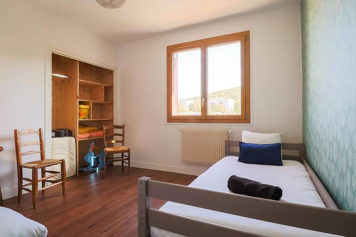 Location de vacances pour 15 personnes, avec jacuzzi et sauna ainsi que jardin et piscine, adapté aux familles à Romagnat - 3