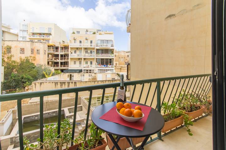 Gîte pour 4 personnes, avec balcon, adapté aux familles dans Tas-Sliema - 2