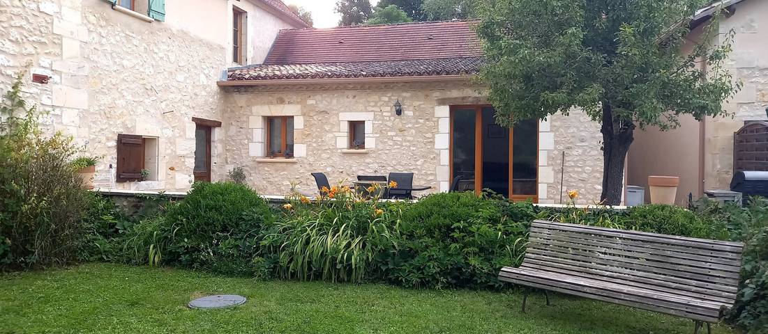 Gîte pour 4 personnes, avec jardin et terrasse - 1