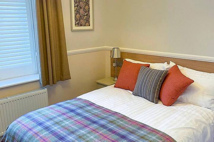 Ganze Wohnung, Located in the heart of Glossop in the High Peak, Westwood Boutique Aparthotel combines comfort with convenience. Set against the breathtaking backdrop of the Peak District. in Glossop, Derbyshire