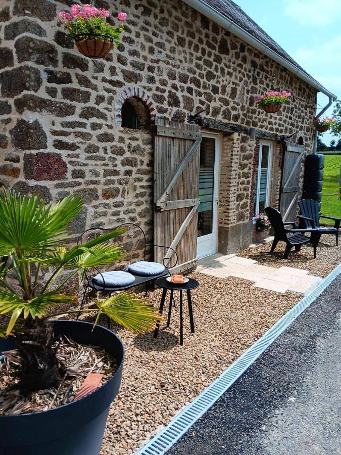 Petit Maison in Saint-Aubin-Fosse-Louvain, Mayenne