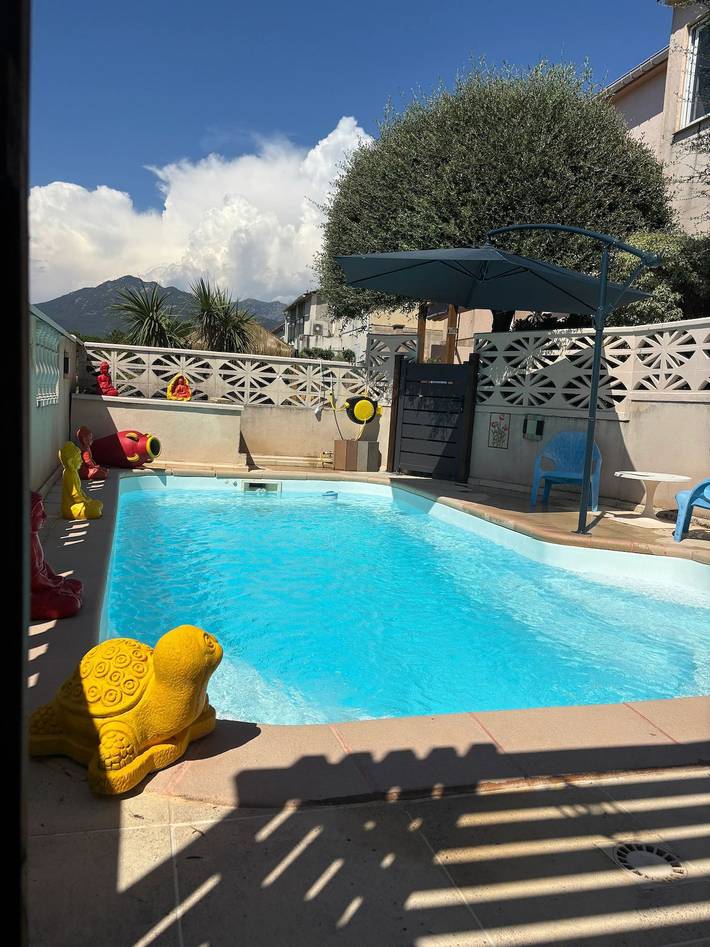 Appartement de vacances pour 4 personnes, avec Terrasse ainsi que Jardin et Piscine à Propriano