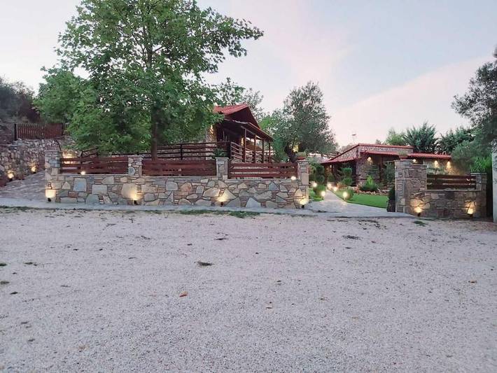 Gîte pour 5 personnes, avec Balcon et Terrasse ainsi que Jardin et Vue dans Ormos Panagias - 4