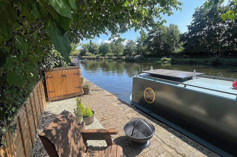 Adventure for 2! Tranquil, cosy boat life staycation or self drive holiday hire. in Wakefield, Yorkshire del Oeste