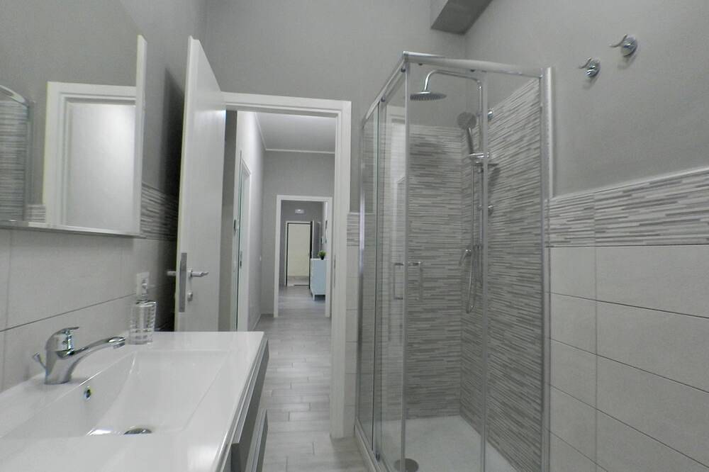 B&B - Il Terrazzo da Gregorio - Room 2 in Rome, Rome Province