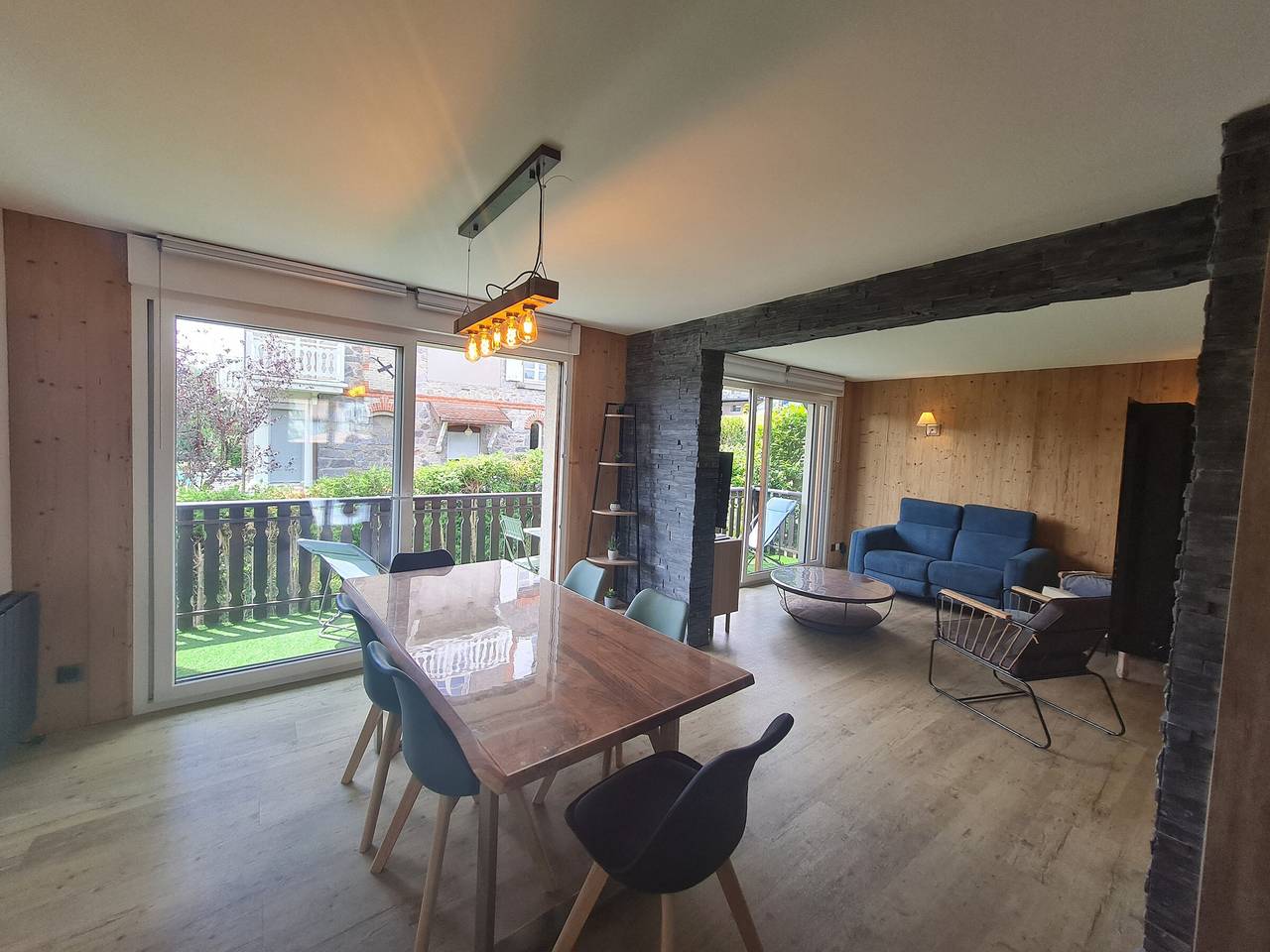 Ganze Wohnung, Geräumiges Ferienhaus in Gérardmer mit Seeblick, 3 Schlafzimmer, Wlan und Parken in Gérardmer, Regionaler Naturpark Belchen der Vogesen