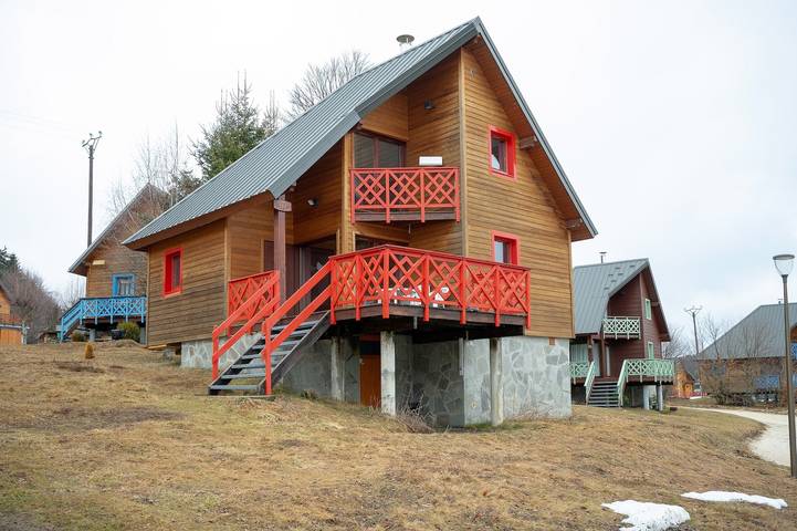 Chalet pour 6 personnes, avec bassin pour enfant et jardin à Les Déserts - 3
