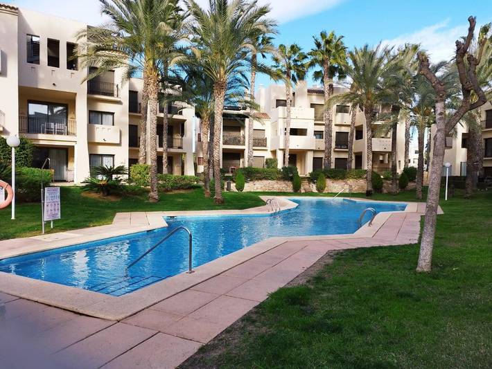 Apartamento para 6 personas, con piscina además de jardín y terraza en Roda Golf