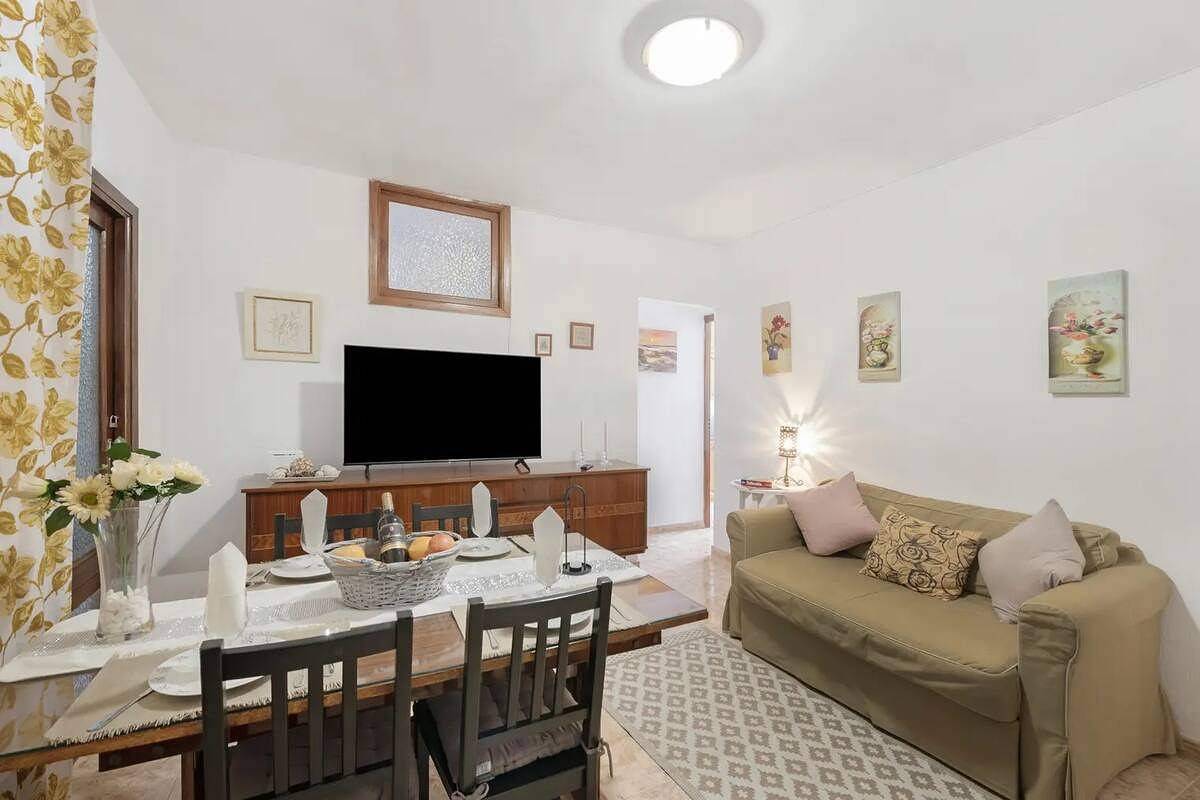 Apartamento vacacional entero, Apartamento de vacaciones para 4 personas con balcón in El Planto, Santa Cruz de La Palma
