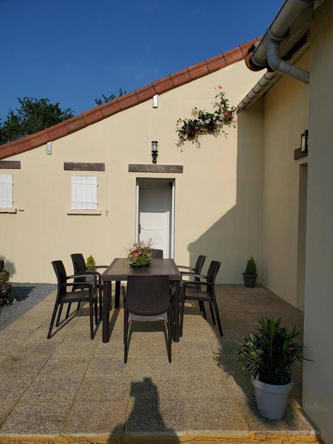 Gîte pour 2 personnes, avec terrasse à Cricqueville-en-Bessin - 4