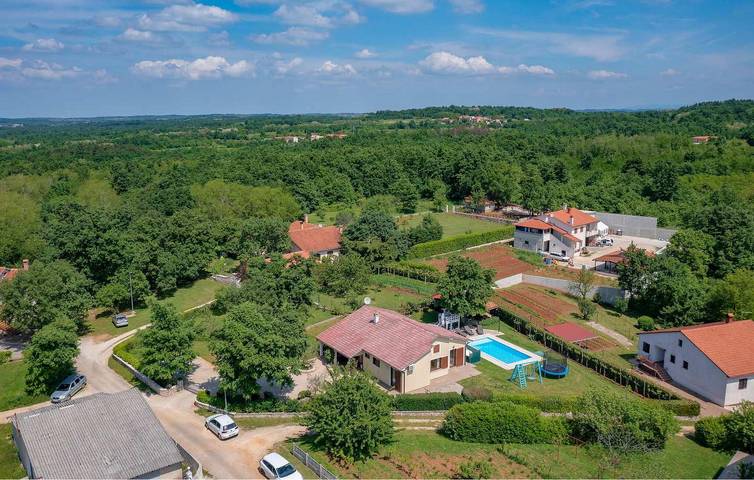 Ferienhaus für 8 Personen, mit Terrasse und Garten, kinderfreundlich in Sveti Petar u Šumi - 4