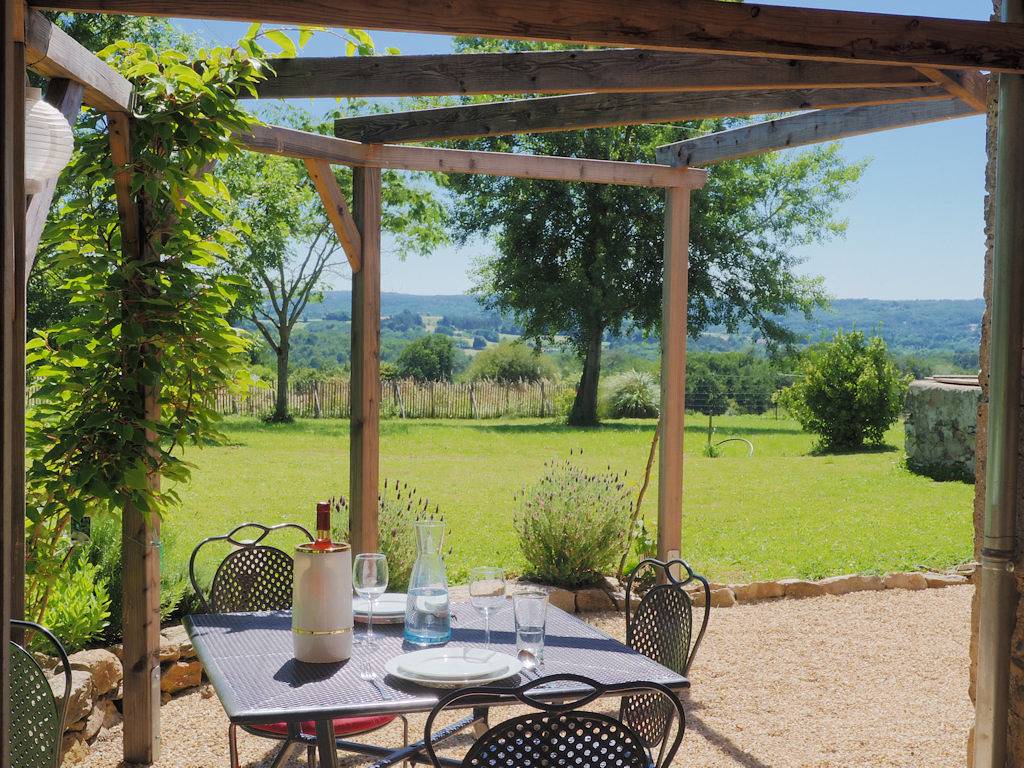 La Maison au Verger avec grand jardin et vue au loin in Milhac-de-Nontron, Parc naturel régional Périgord-Limousin