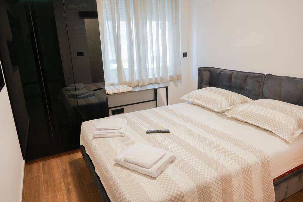 Ganze Wohnung, Modern apartment with balcony in the center in Dalmatinisches Zagora