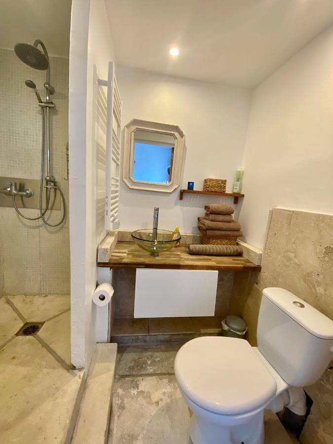Deluxe Double Room with Balcony and Sea View in Èze, Côte méditerranéenne (France)