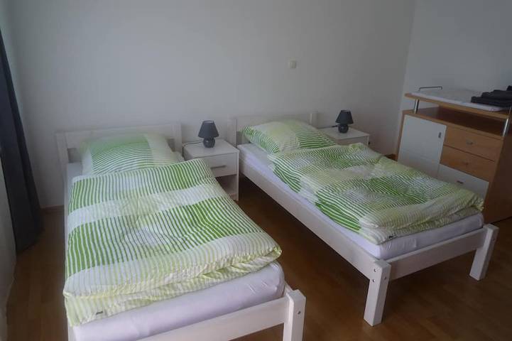 Ferienwohnung für 6 Personen, mit Terrasse und Garten in Jagsthausen - 3