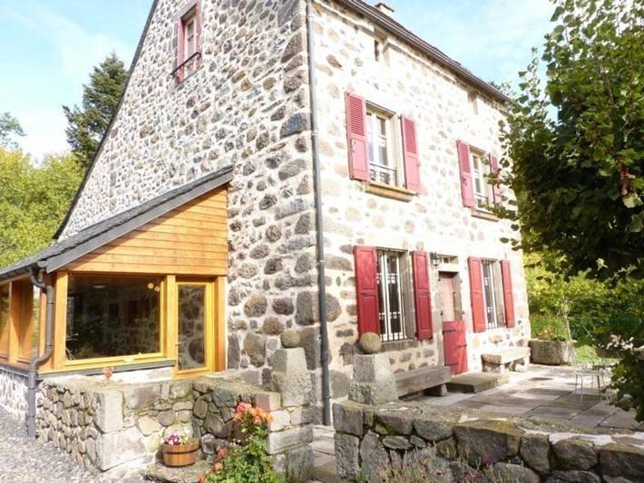 Location de vacances pour 5 personnes, avec Terrasse et Jardin à Dienne