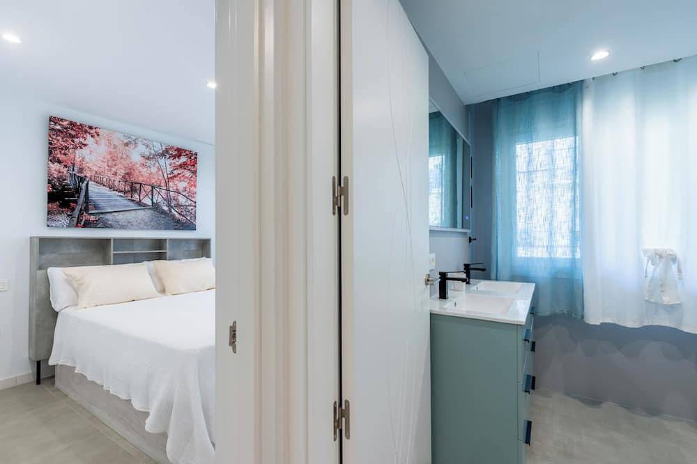 Apartamento entero, Corazón de Triana. Terraza y piscina privada in Central Seville, Sevilla