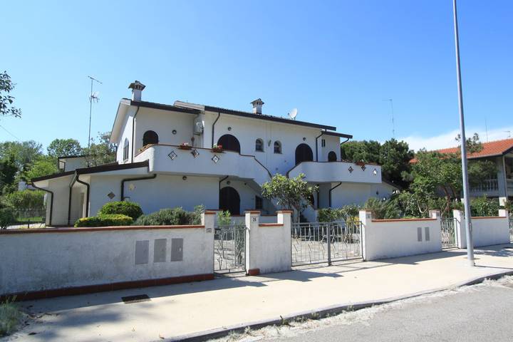 Apartamento vacacional entero, Apartamento de vacaciones para 4 personas con jardín in Lido di Pomposa, Provincia de Ferrara