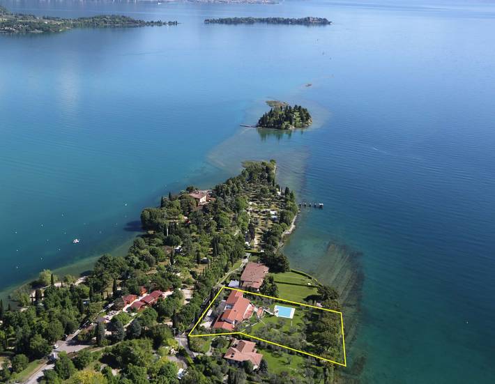 Villa per 13 persone, con vista lago e balcone nonché giardino a Manerba del Garda