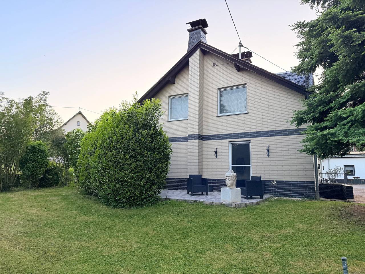 Ferienhaus Hofgut von Schaewen mit privater Terrasse, Garten und Wlan in Rhens, Osteifel
