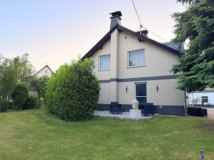 Ferienhaus Hofgut von Schaewen mit privater Terrasse, Garten und Wlan in Rhens, Osteifel