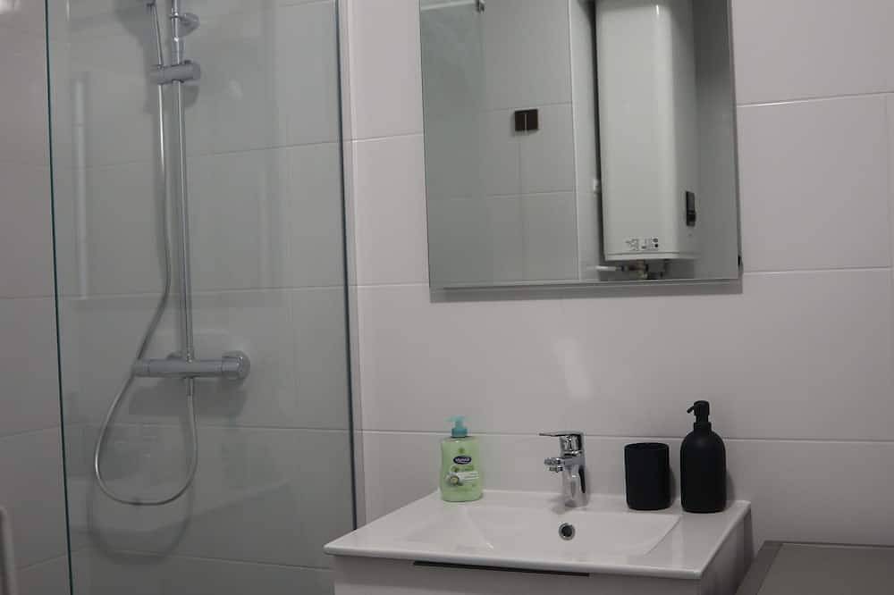 Apartamento entero, Charming renovated T1 Rueil Malmaison : Mobility lease in Rueil-Malmaison, Altos del Sena