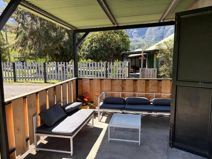 Tente pour 6 personnes, avec jardin ainsi que jacuzzi et terrasse, animaux acceptés sur l' Île de la Réunion - 2