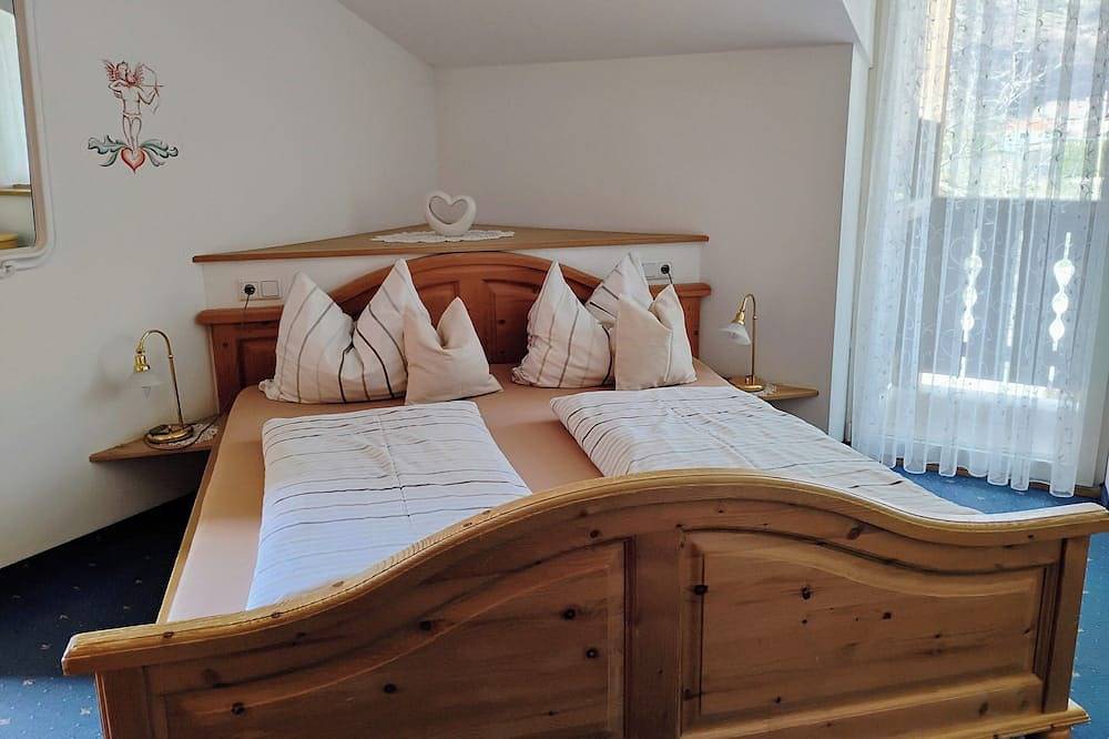 Ganze Wohnung, Bauernhof mit Kleintierhaltung, Streichelzoo, Schnupperreiten ,schön gelegen . in Tarsch, Latsch