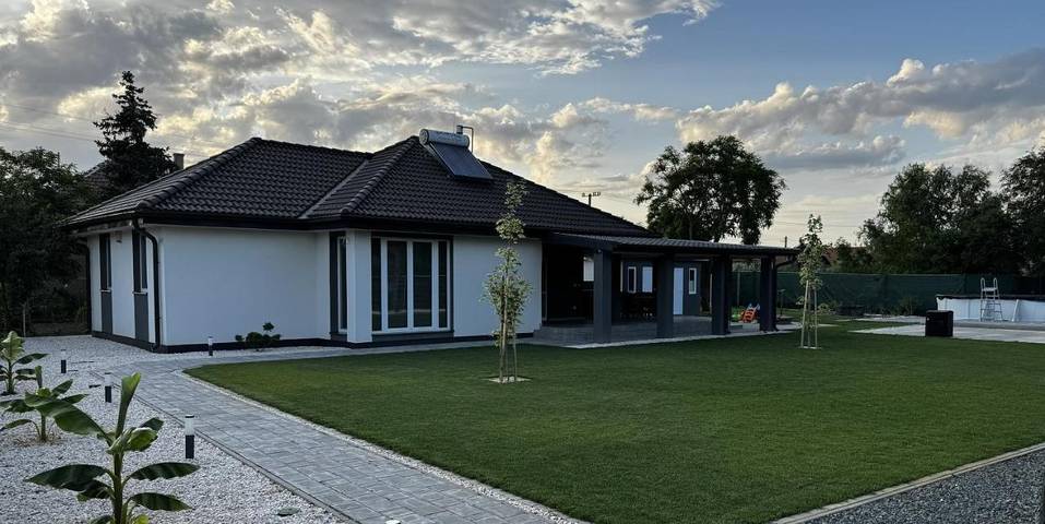 Ferienwohnung für 8 Personen, mit Garten und Pool - 1