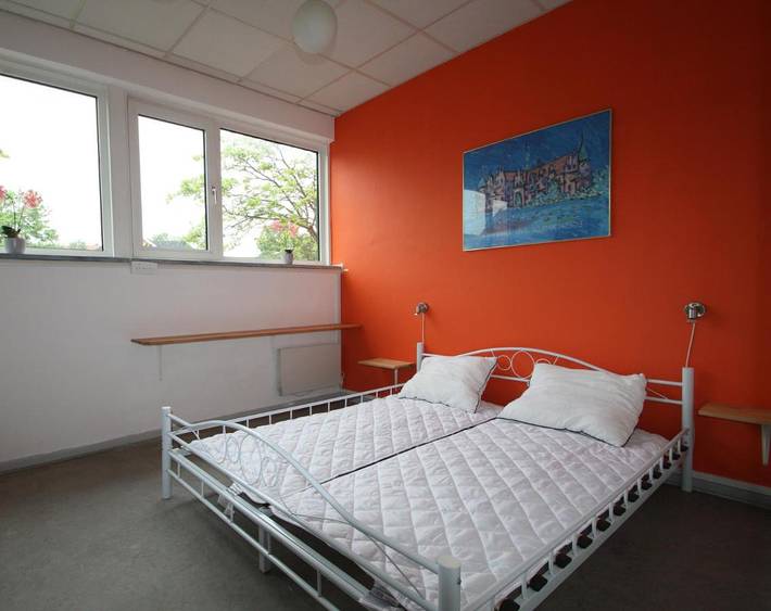 Hostel für 4 Personen, mit Garten