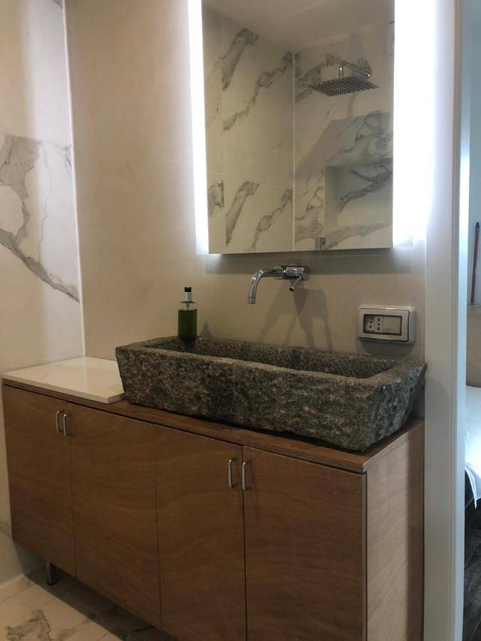 Ferienwohnung für 3 Personen, mit Ausblick und Seeblick sowie Pool und Garten in Comune di Luino - 4