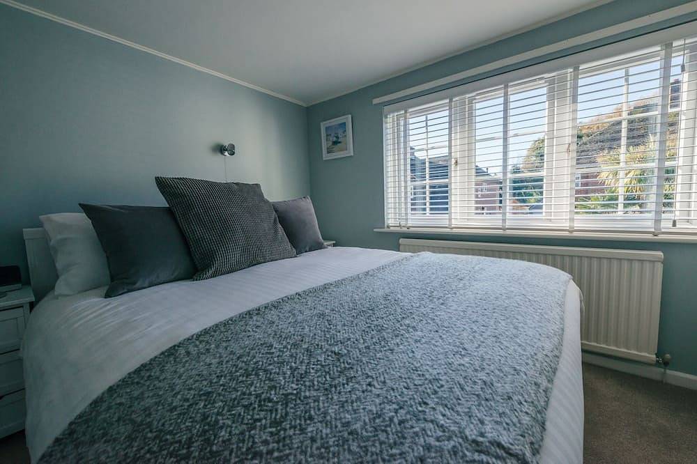 Charmantes 2-Zimmer-Ferienhaus in Lymington, ganz in der Nähe der Stadt, des Yachthafens und von Spaziergängen am Meer in Lymington, Hampshire