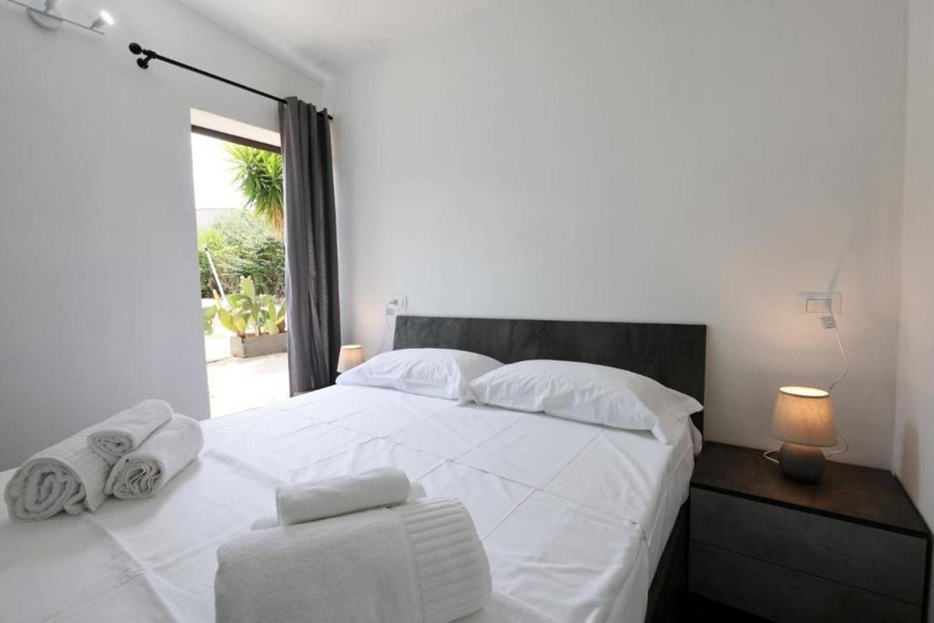 Chambre « Altavilla 4 » avec jardin partagé et climatisation in Torre Colonna-Sperone, Altavilla Milicia