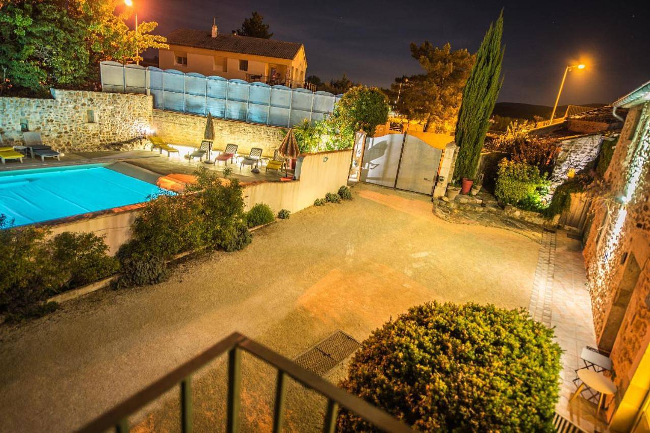 Appartement entier, Gîte avec jacuzzi privatif dans un mas provençal in Allègre-les-Fumades, Région d'Alès