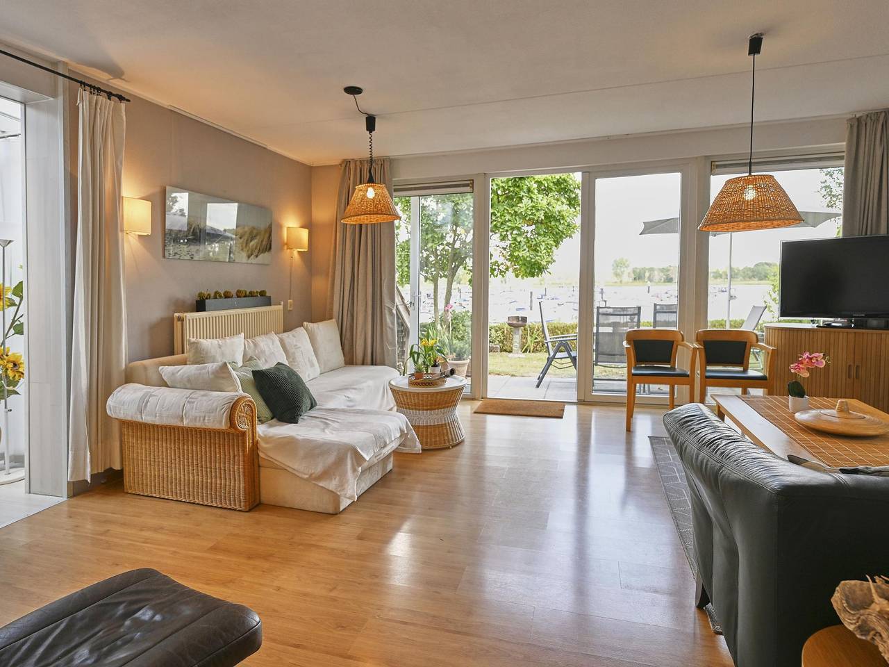 Ferienhaus mit herrlichem Wasserblick
 in Stevensweert, Limburg (Niederlande)