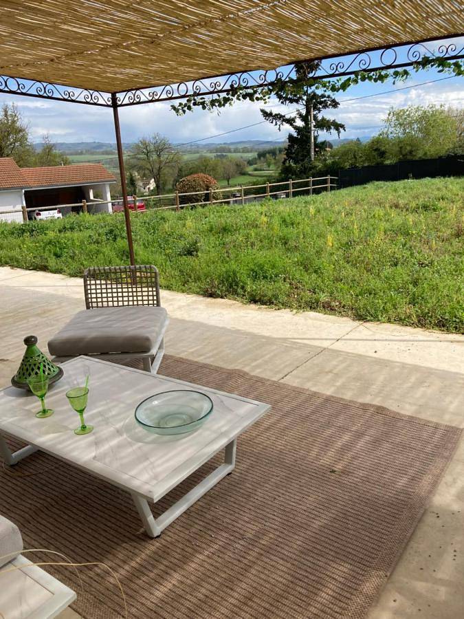 Location de vacances pour 4 personnes, avec jardin et vue à Saint-Georges-de-Baroille