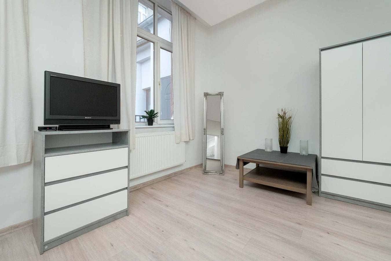 Ganzes Studio, Nowomiejska 10 | Cozy Studio | Near Plac Wolności in Łódź, Region Lodz