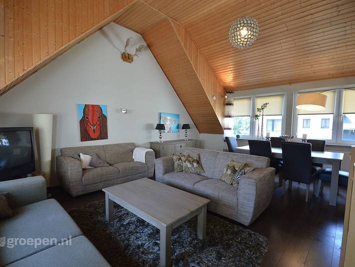 Chalet für 25 Personen, mit Balkon/Terrasse und Terrasse sowie Sauna in Winterberg - 2