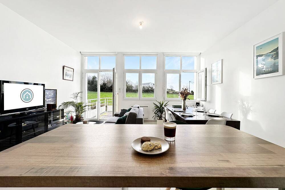 Appartement entier, *Le Sémaphore* T2 proche mer, terrasse, balcon in Landéda, Région de Brest