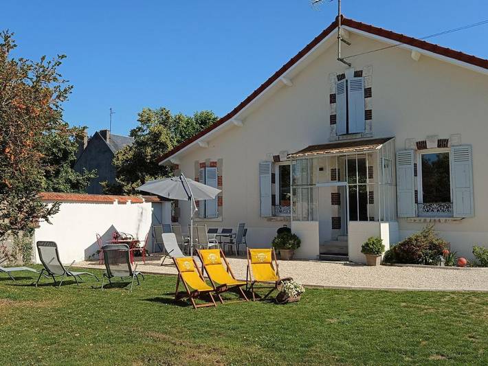 Location de vacances pour 10 personnes, avec Terrasse et Jardin à Artenay