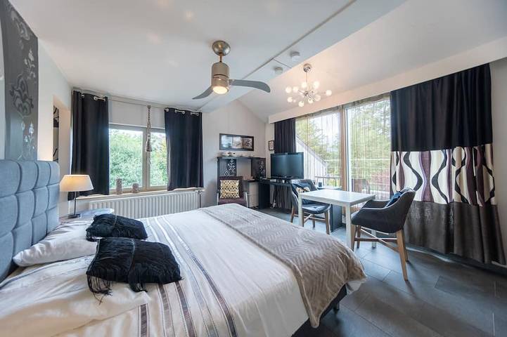 .Wellness-Ferienvilla für 12–16 Personen: Pool, Whirlpool, Sauna & Glamping in Paal, Beringen (Belgien)