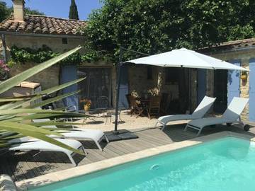 Gîte pour 5 personnes, avec jardin ainsi que piscine et vue, animaux acceptés à Lussan
