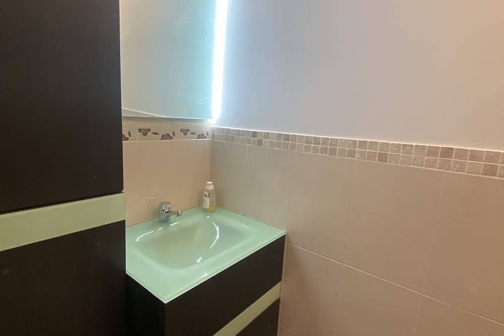 Appartement entier, Appartement de plain-pied moderne, spacieux, calme au fond d'une impasse in Saint-Vincent-de-Tyrosse, Côte d’Argent