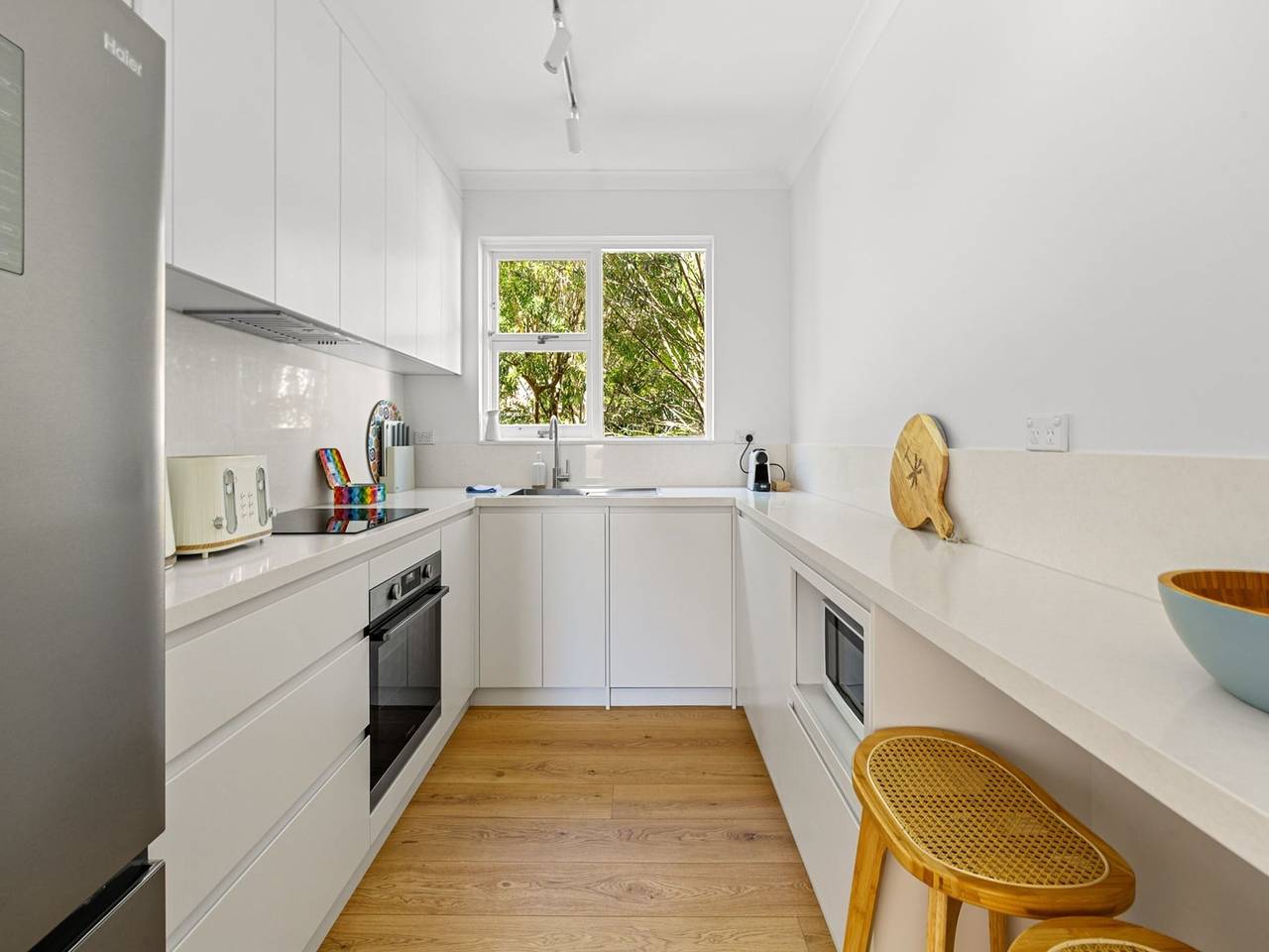 Entire apartment, Gorgeous 3-Bed Manly Pad, Short Walk to the Beach in Sydney, New South Wales