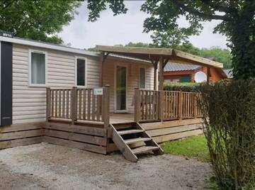 Camping für 6 Personen, mit Terrasse im Jura