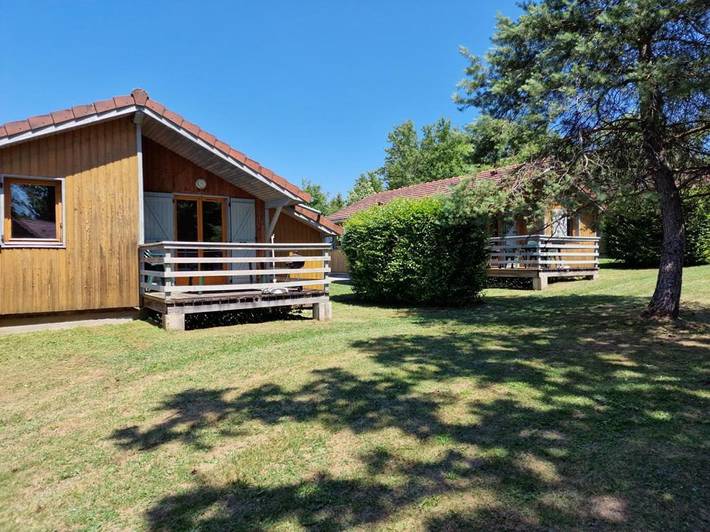 Maison de campagne pour 6 personnes, avec jardin ainsi que terrasse et vue, animaux acceptés à Uxelles